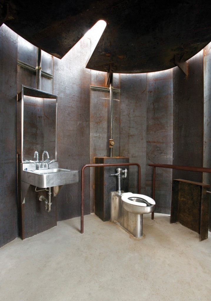 52485a91e8e44ecb170002b3_trail-restroom-miro-rivera-architects_06_trail_restroom_finkel