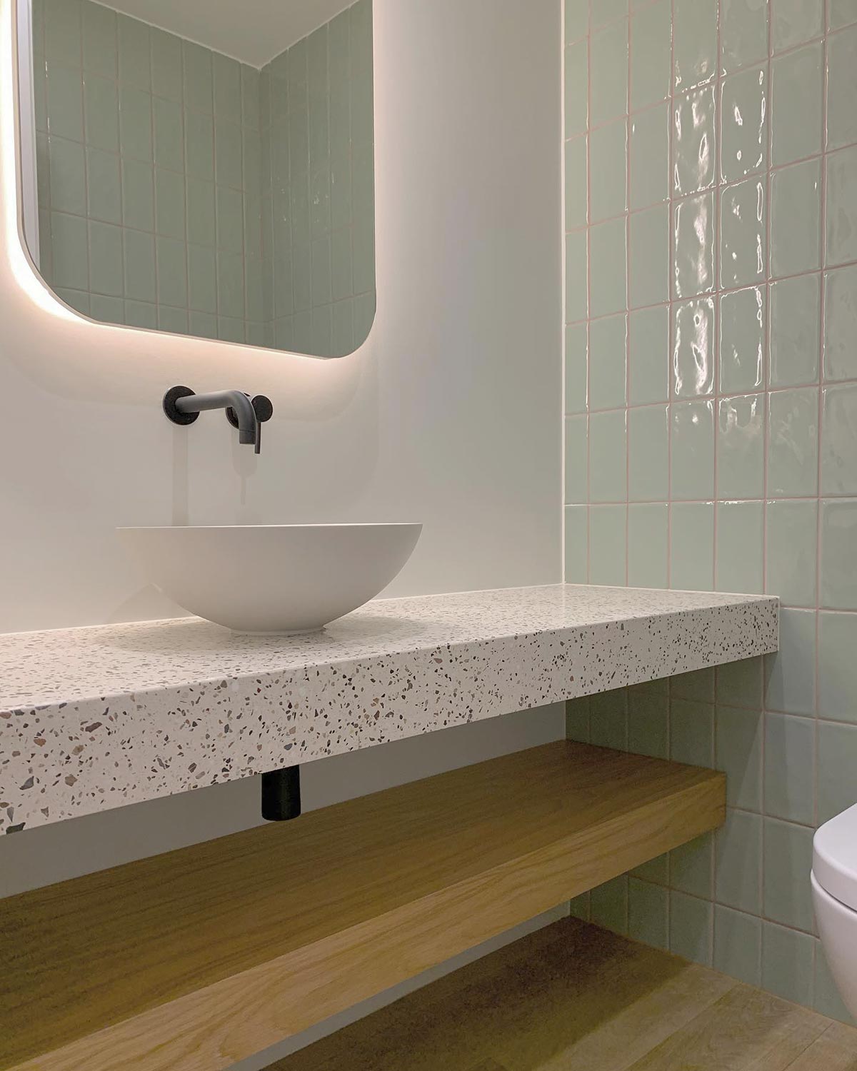 02_MR_bathroom_MEDIUM