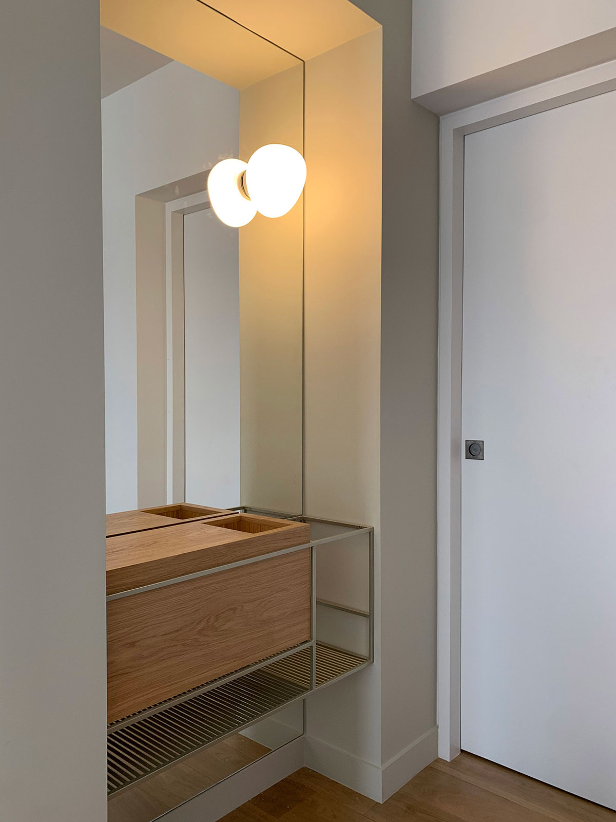 02_MR_furniture_medium