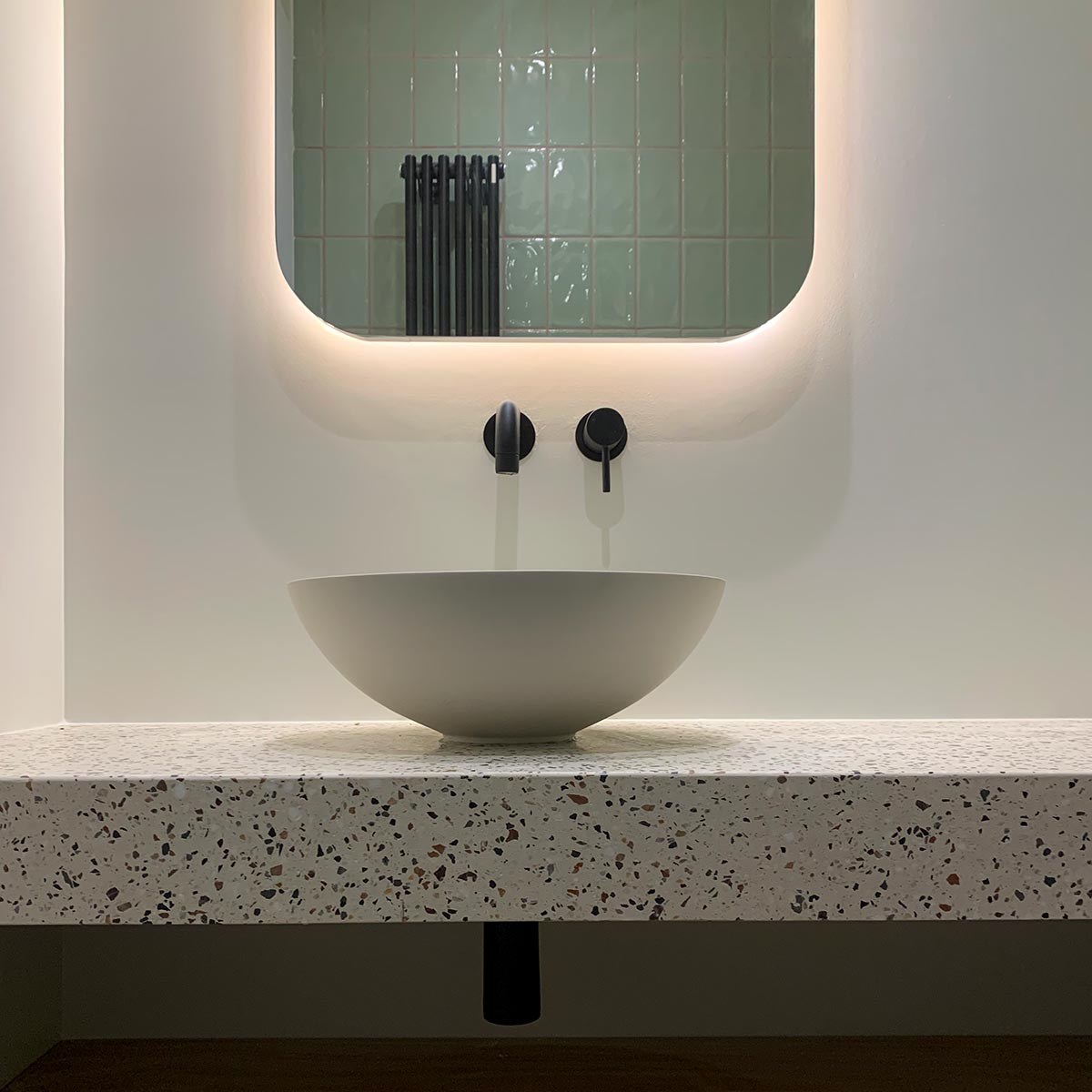 09_MR_bathrooms_square