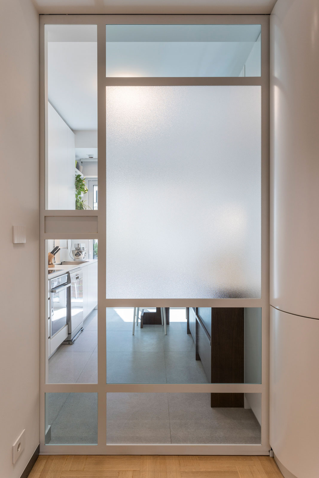 02_NS_Door_portrait_RIGHT